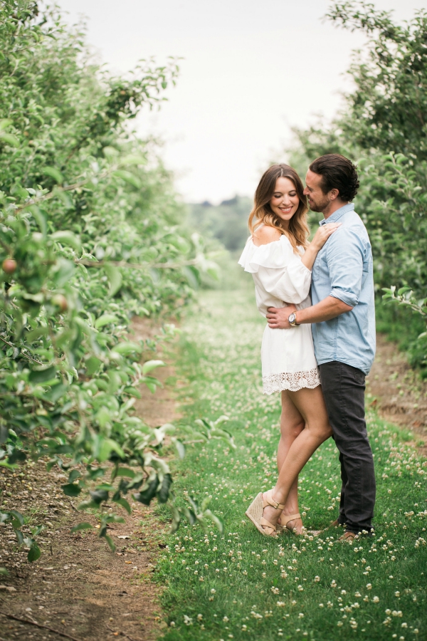 Oh So Glam Engagement Photos | Photos by Rebecca Arthurs