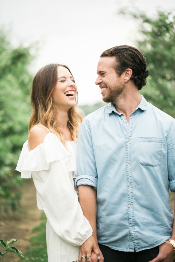 Oh So Glam Engagement Photos | Photos by Rebecca Arthurs