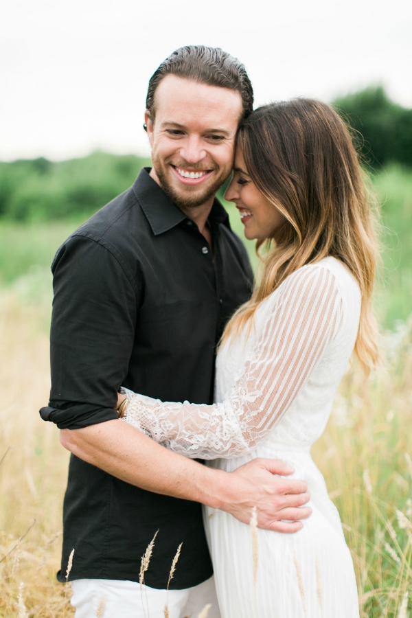 Oh So Glam Engagement Photos | Photos by Rebecca Arthurs