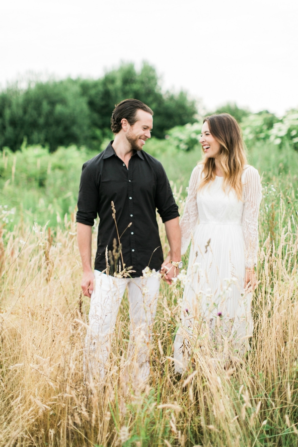 Oh So Glam Engagement Photos | Photos by Rebecca Arthurs