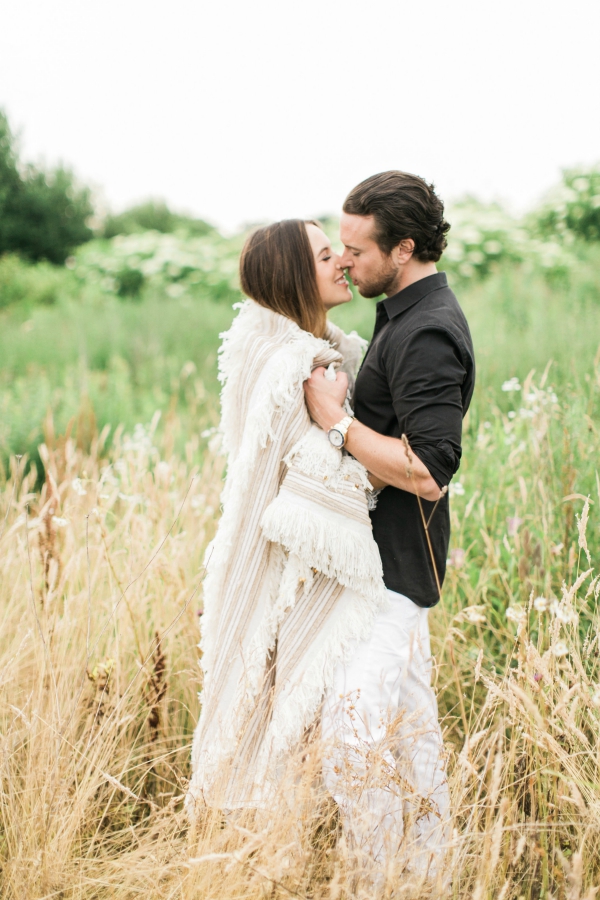 Oh So Glam Engagement Photos | Photos by Rebecca Arthurs