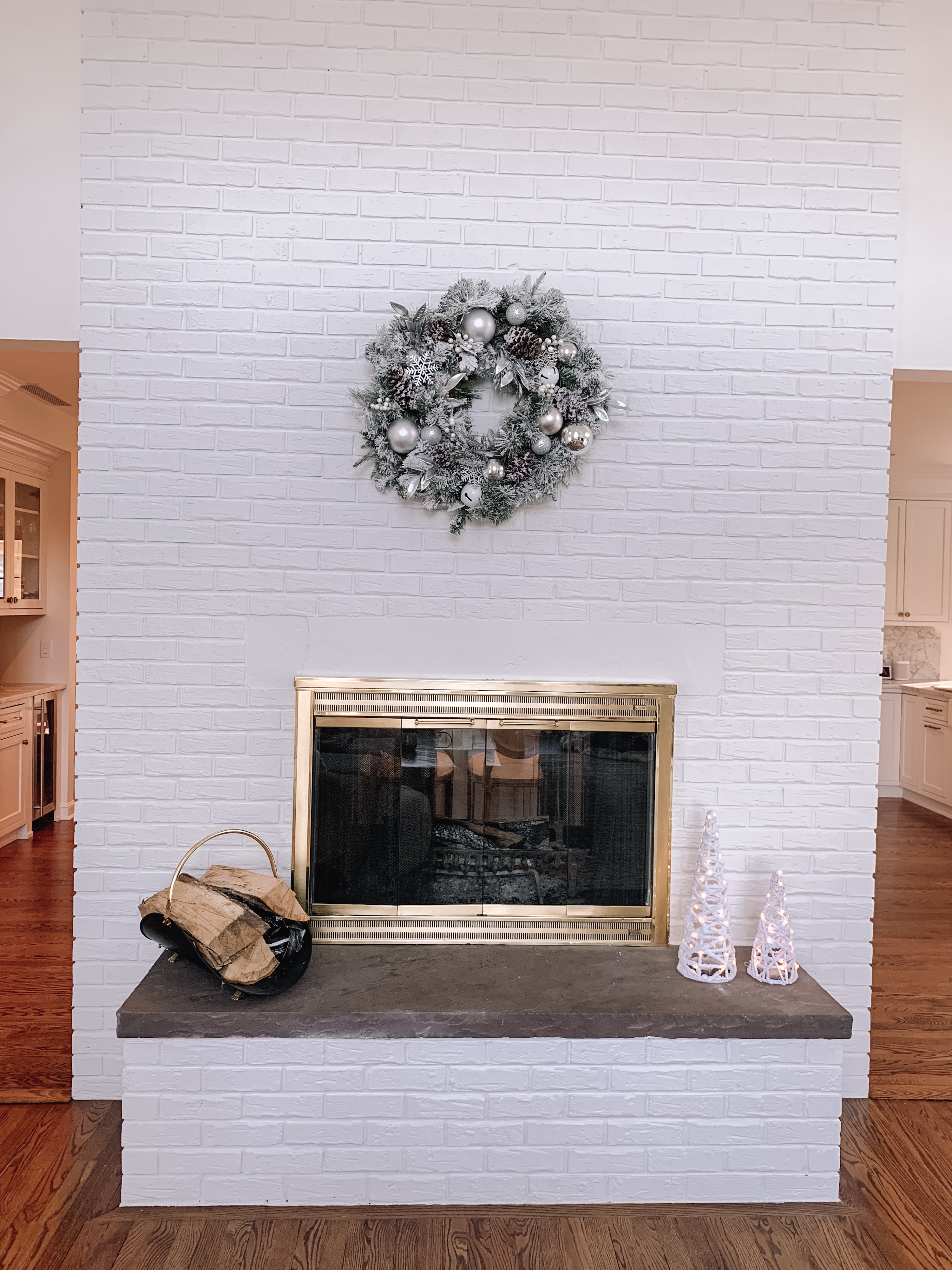 Simple Holiday White Brick Fireplace