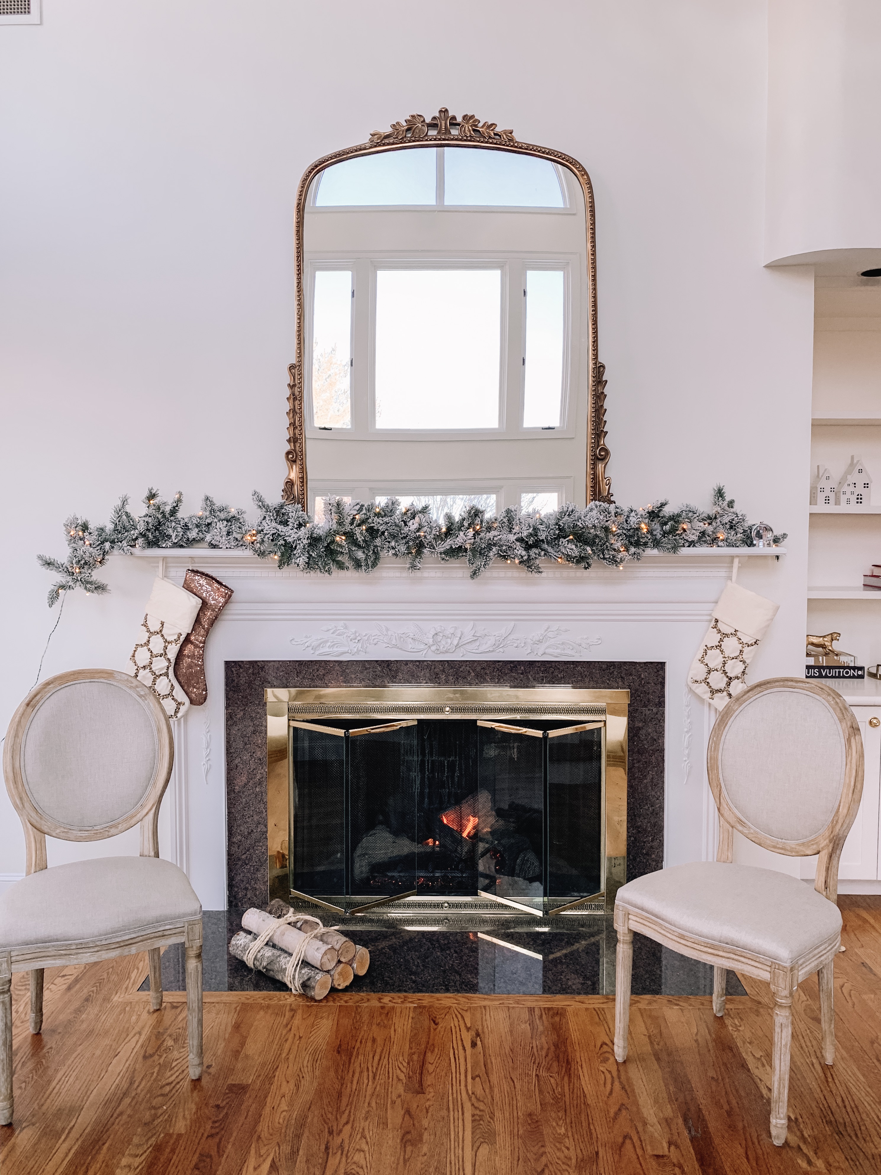 Simple Holiday Mantle