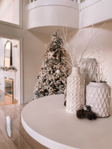 Neutral Holiday Decor